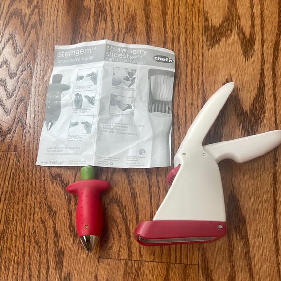 Chef’n Stemgem strawberry huller & strawberry slicester hand-held slicer - Picture 1 of 5